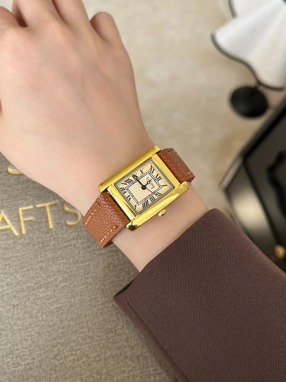 Aurajutt Petite Square Retro Watch