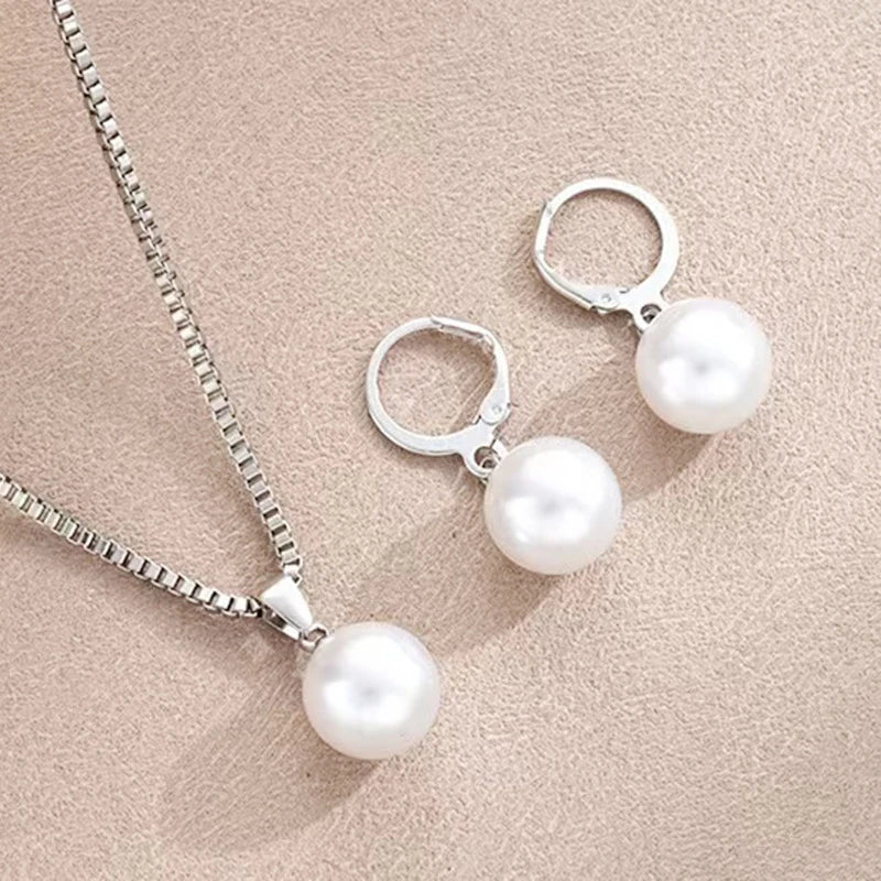 Elegant Round Pearl Jewelry Set – Necklace & Earrings