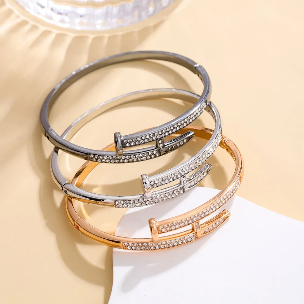 Luxury Fashion Bracelet for Women Plate Jewelry Accessory Stylish Women's Arm Candy