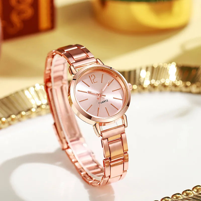 Aurajutt Simple Round Gold Watch