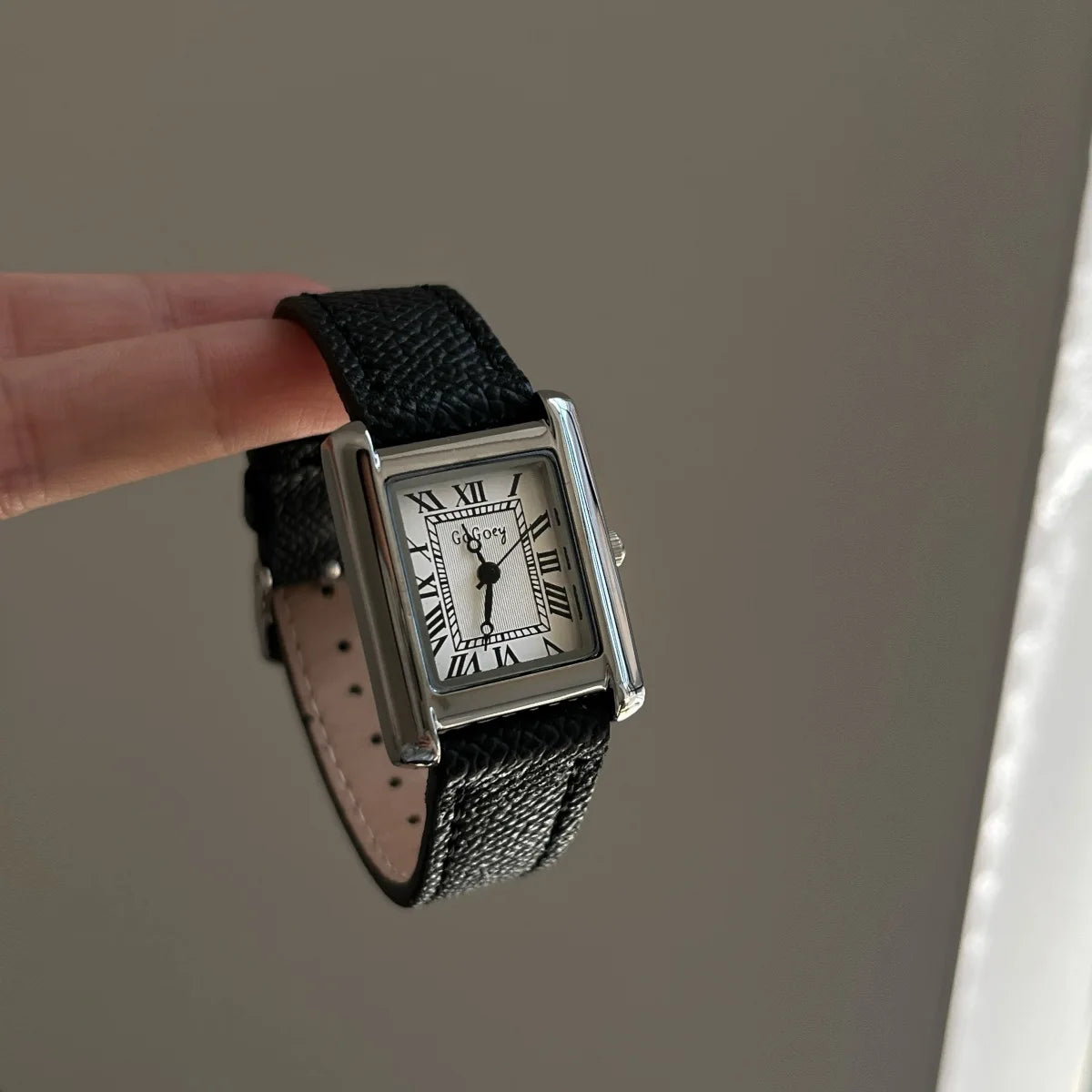 Aurajutt Petite Square Retro Watch