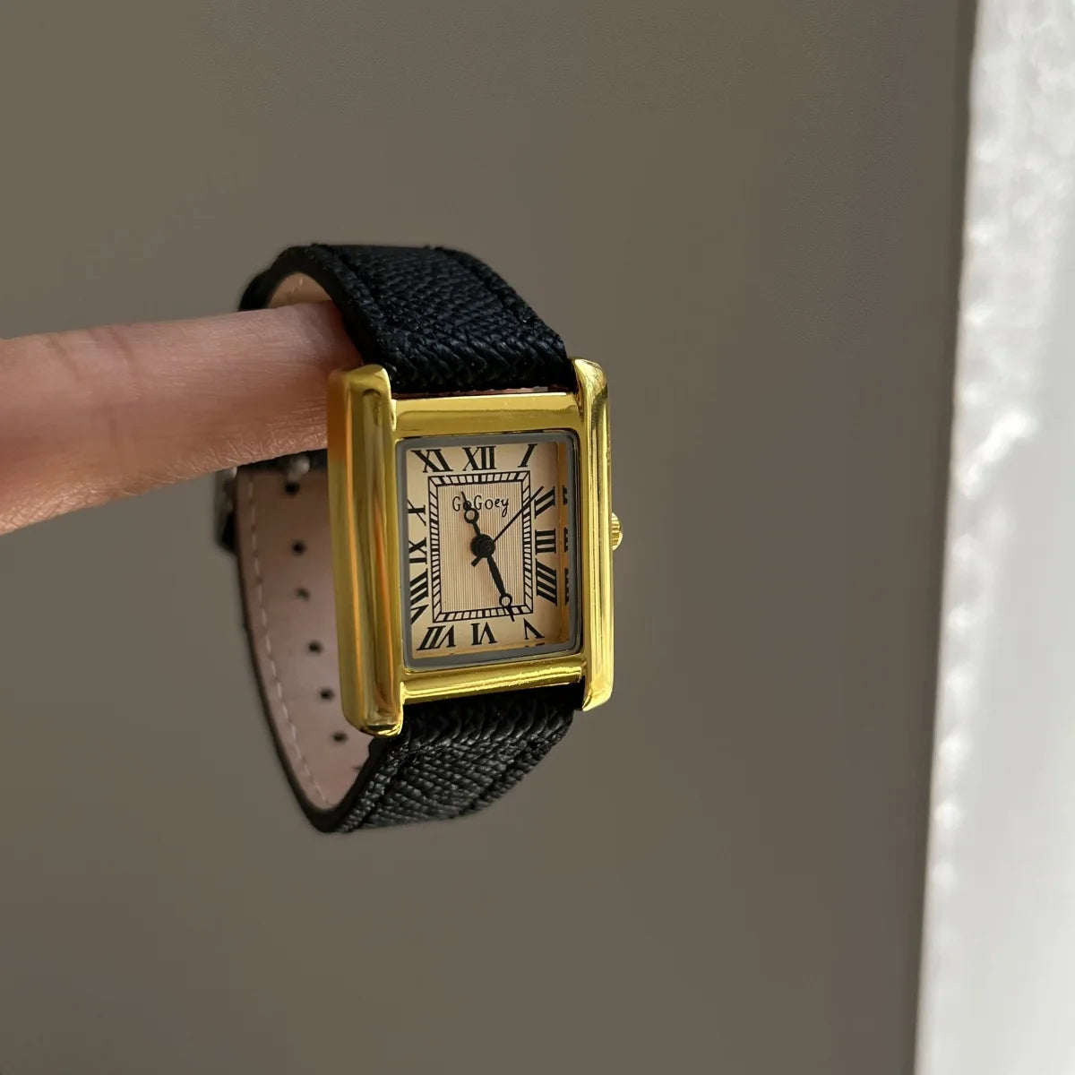 Aurajutt Petite Square Retro Watch